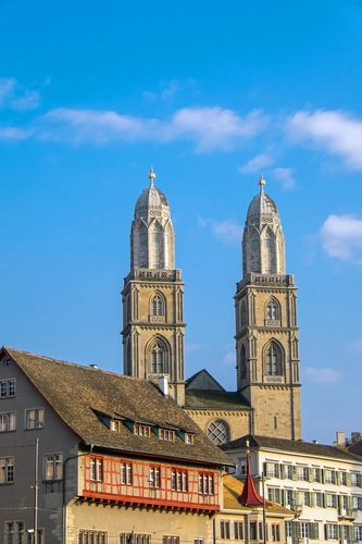 Grossmünster Kilisesi