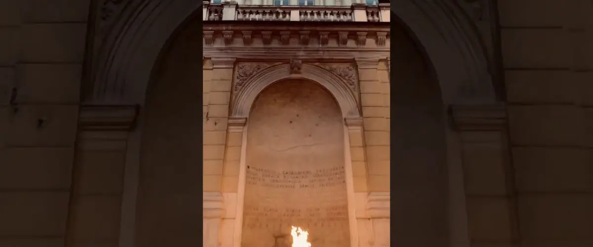 Sönmeyen Ateş Anıtı