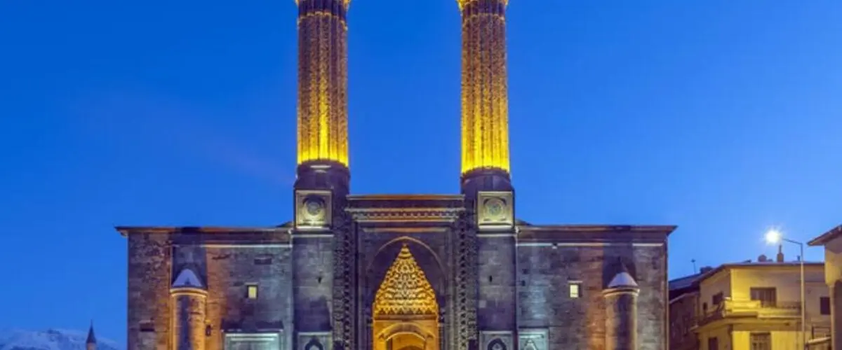 Çifte Minareli Medrese