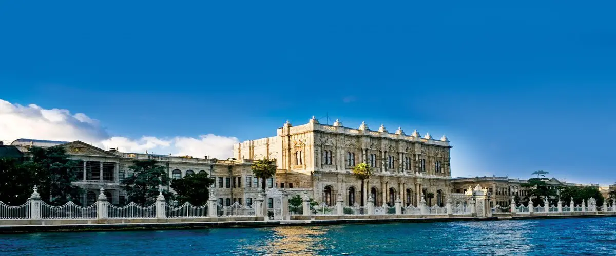 Dolmabahçe Sarayı