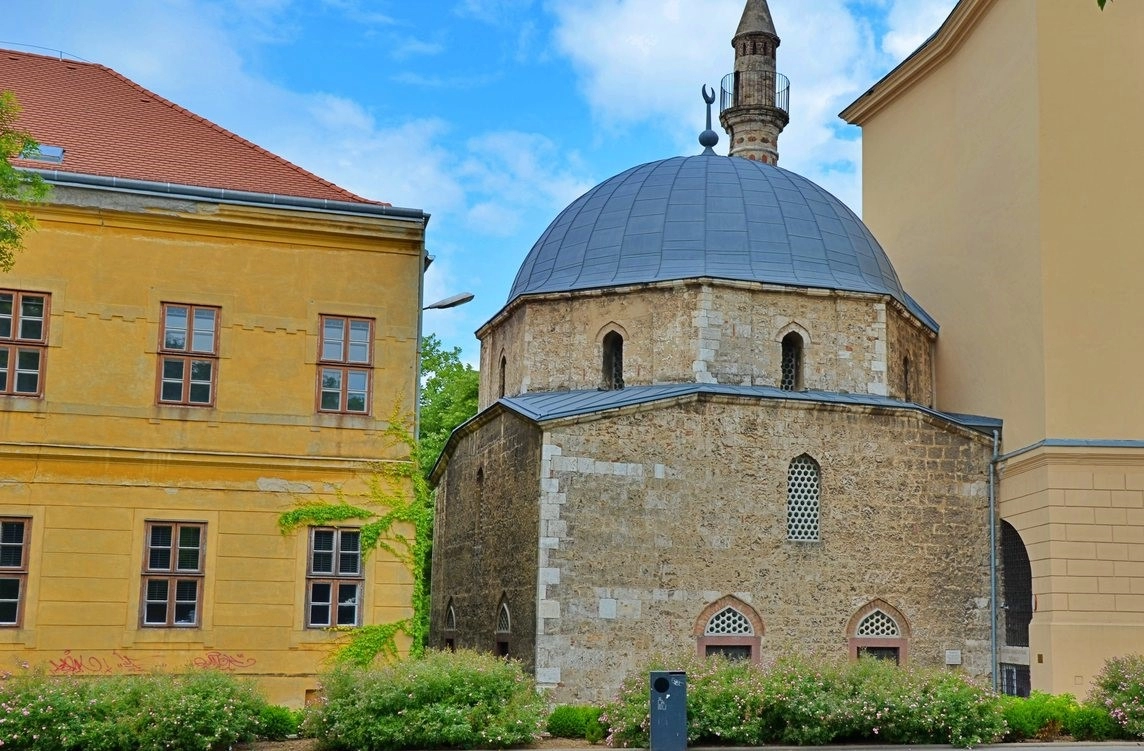 Yakovalı Hasan Paşa Camii