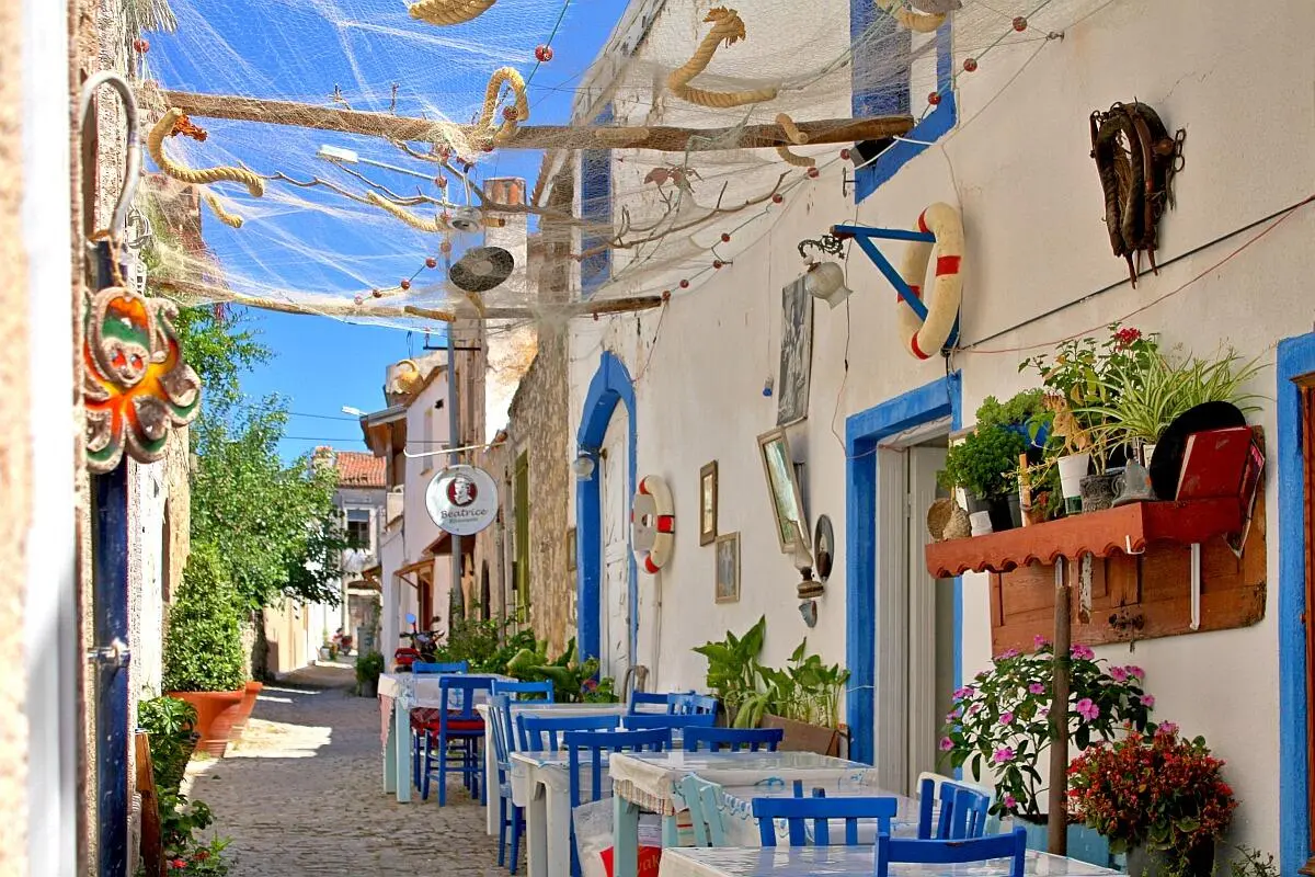 İzmir - Kuşadası - Şirince - Çeşme - Alaçatı - Eski Foça Turu