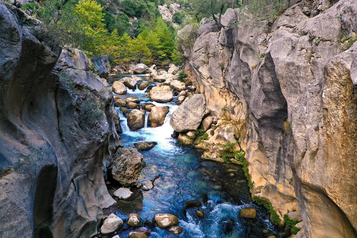 Yazılı Kanyon - Kovada Gölü - Gül Bahçeleri Turu