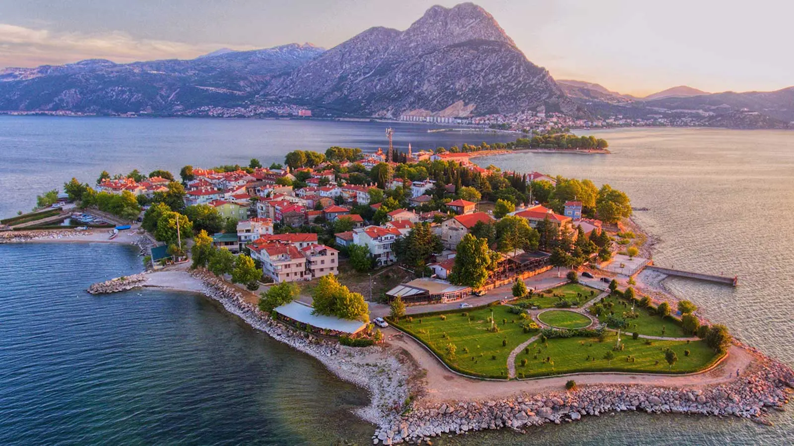 Yazılı Kanyon - Kovada Gölü - Gül Bahçeleri Turu