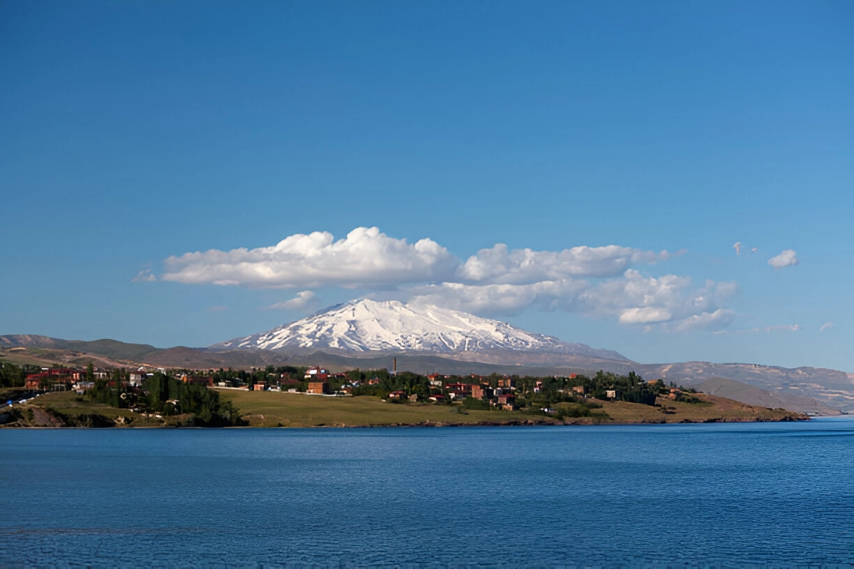 Turistik Elazığ Tatvan Ekspresi Turu