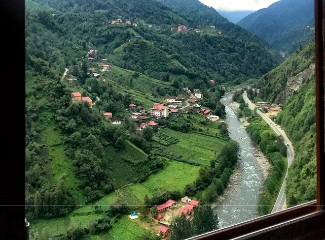 Teras Bungalov Çamlıhemşin