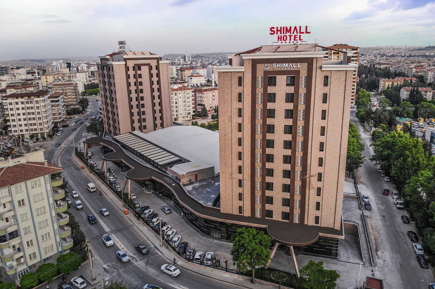 Shimall Deluxe Hotel